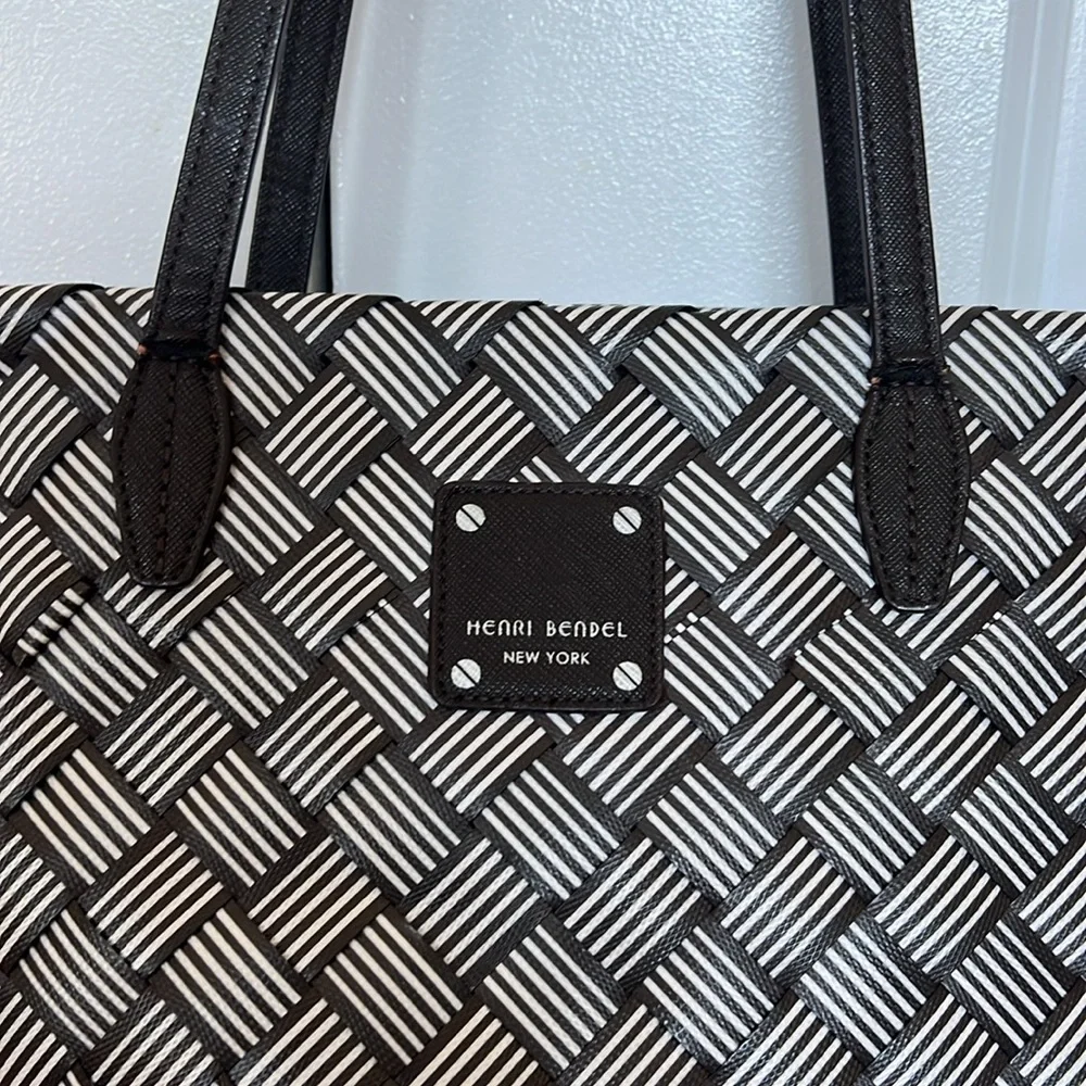 Henri Bendel limited edition market tote - Picture 2 of 7